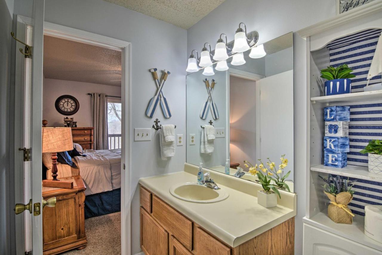 Reed Springs Condo With Furnished Deck And Pool Access Reeds Spring Екстериор снимка