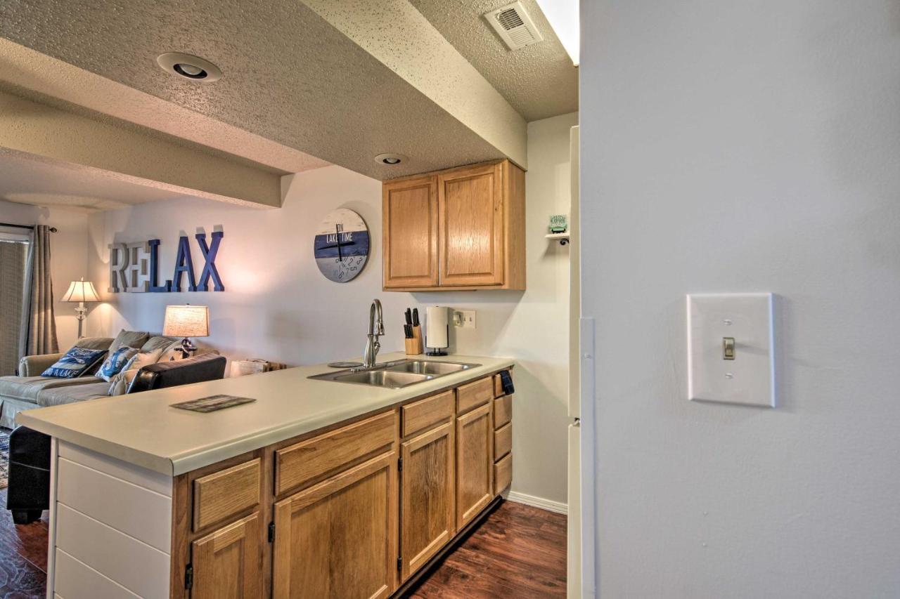 Reed Springs Condo With Furnished Deck And Pool Access Reeds Spring Екстериор снимка