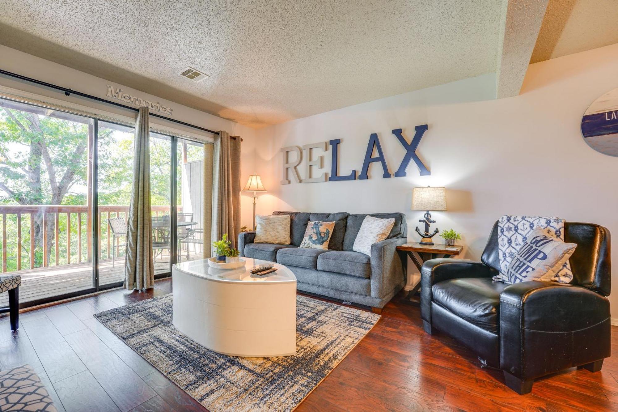 Reed Springs Condo With Furnished Deck And Pool Access Reeds Spring Екстериор снимка
