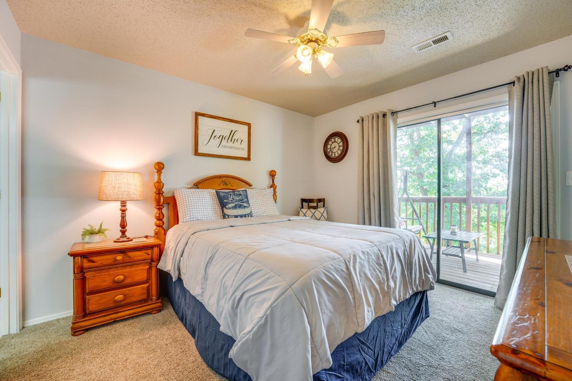Reed Springs Condo With Furnished Deck And Pool Access Reeds Spring Екстериор снимка
