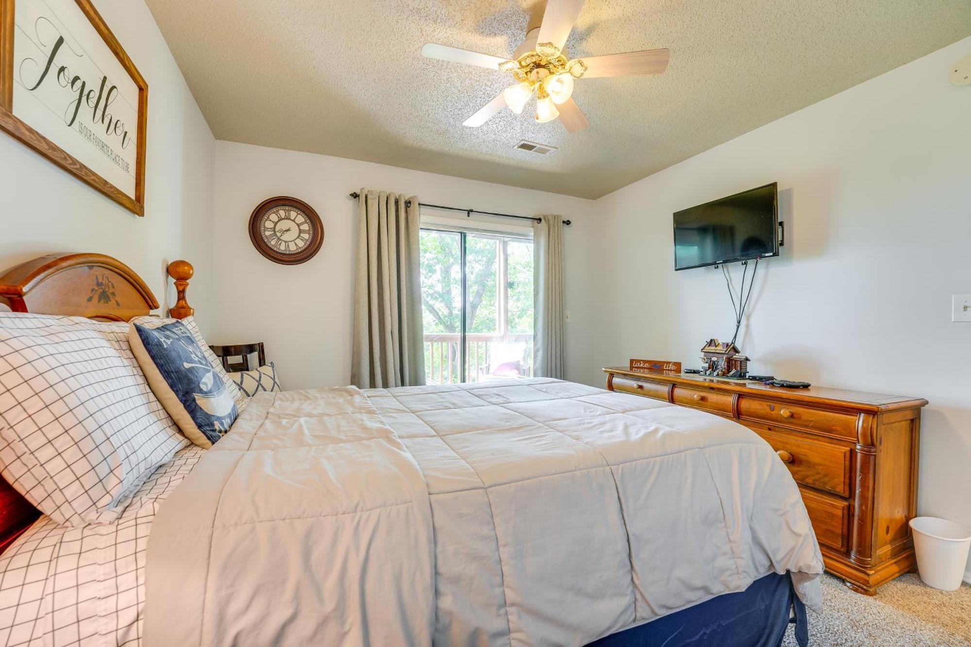 Reed Springs Condo With Furnished Deck And Pool Access Reeds Spring Екстериор снимка