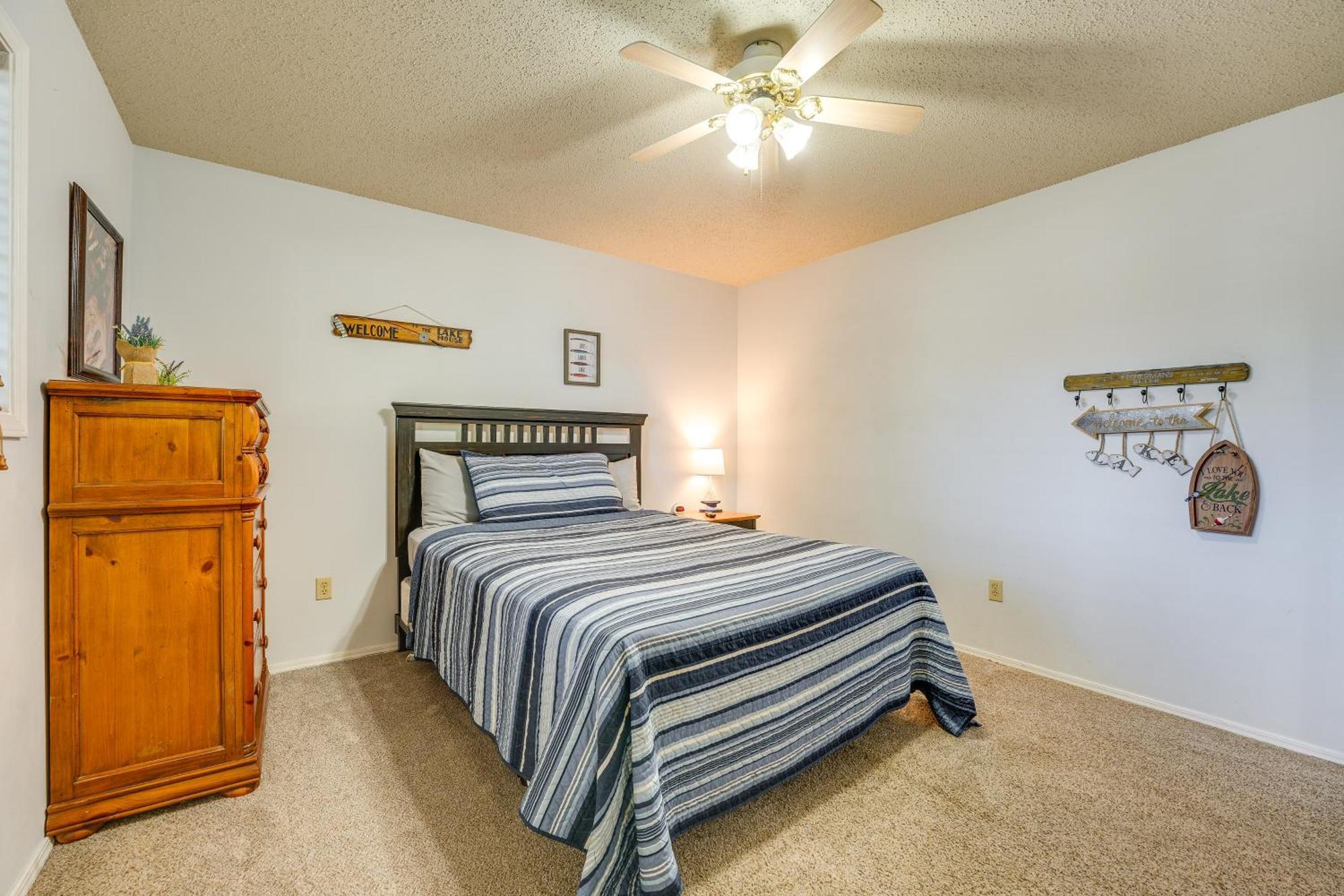 Reed Springs Condo With Furnished Deck And Pool Access Reeds Spring Екстериор снимка